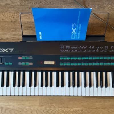 Yamaha DX7 Programmable Algorithm Synthesizer 1983 - 1987 - Black