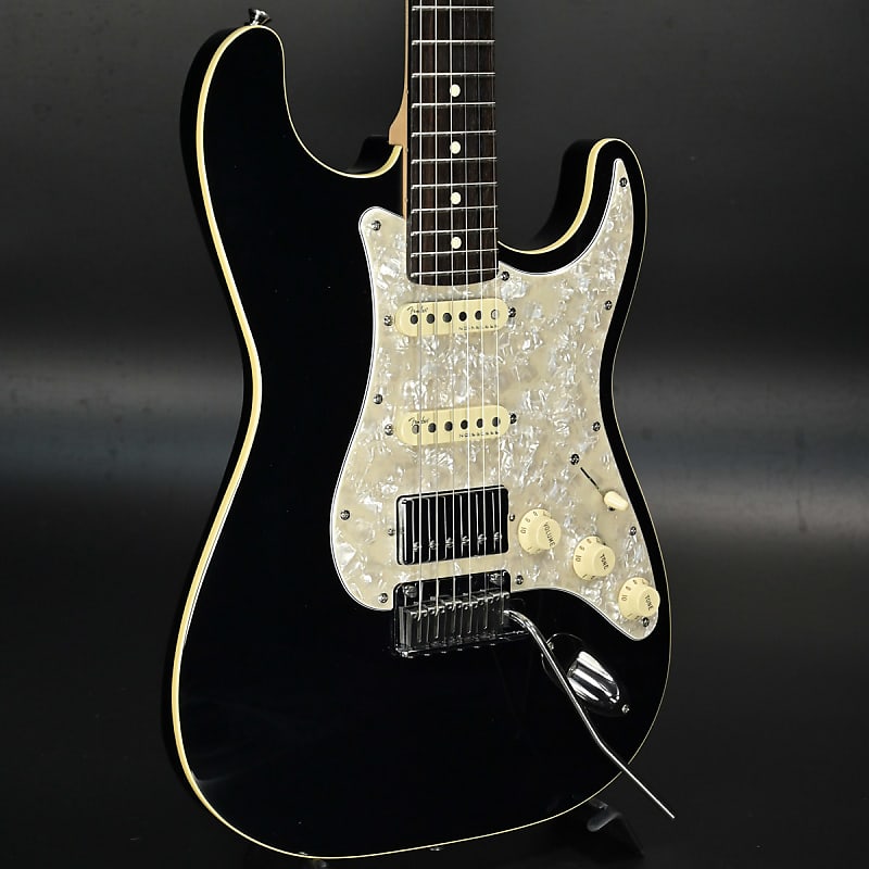 【お気に入り】 Fender Made in Japan Modern Stratocaster HSS Black [SN ギター