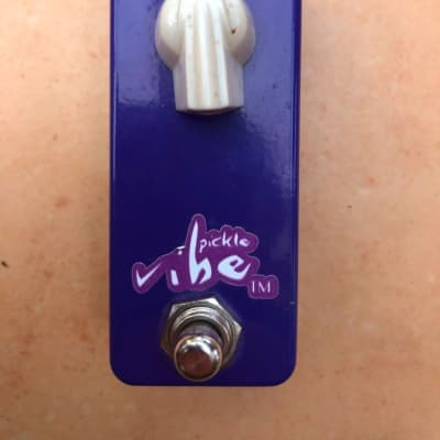 Lovepedal Pickle Vibe - Gearspace