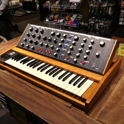 Moog Minimoog Voyager Old School 44-Key Monophonic Synthesizer 2008 - 2009 - Ash Cabinet