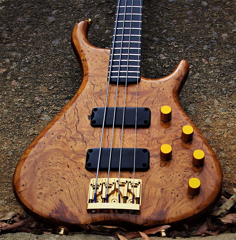 Goodfellow Player 1988 Maple Burled 4 string Bass. UK. Extremely rare.  Alembic styled. High end.