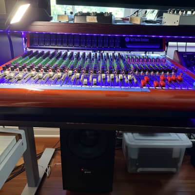 36chアナログミキサー　PEAVY MARK VIII series 3600 Peavey MARK VIII Series 3600 36 channel Mixer with Flight