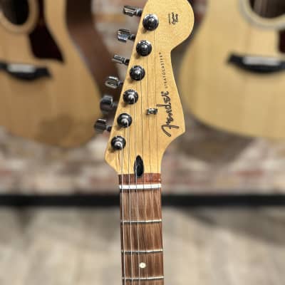 Fender Player Stratocaster - 3 Color Sunburst image 5