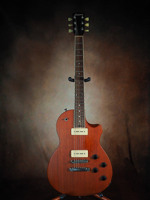 Larrivee RS-02 2011 - Natural - Mahogany body - dual P90 pickups