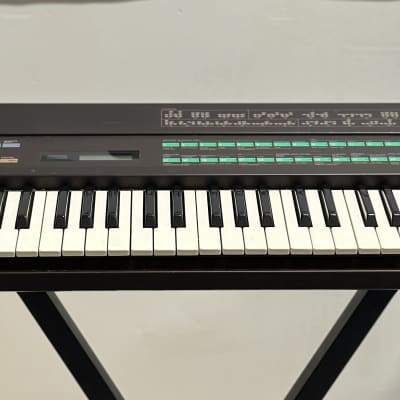 Vintage Yamaha DX7 Programmable Algorithm Synthesizer with Original Travel Case - 1983 - 1987 - Black - Made in Japan
