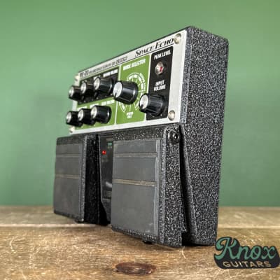 Boss RE-20 Roland Space Echo Tape Echo Simulator Guitar