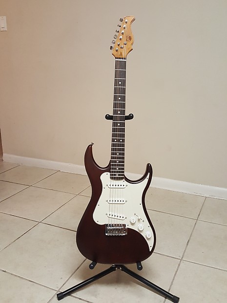 AXL GUITARS (ストラトキャスター タイプ) 【公式通販】