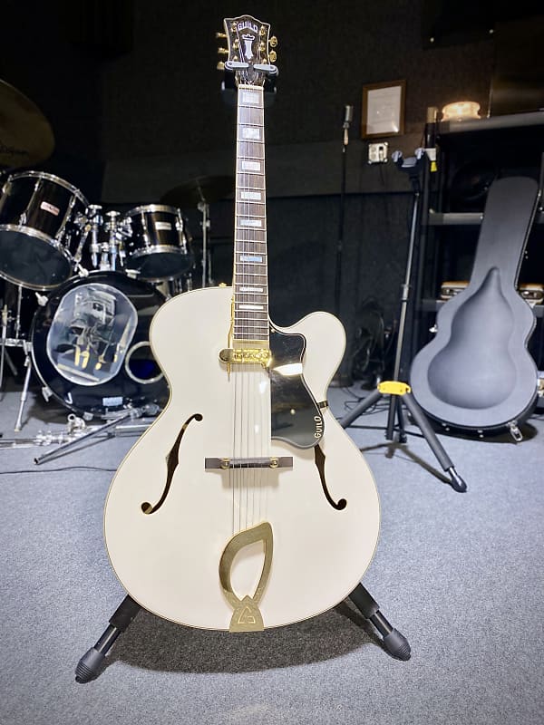 Guild A-150 Savoy Special, 2019, Snowcrest White (Discontinued)