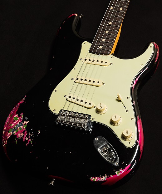 Fender Custom Stratocaster 2016 Black Over Pink Paisley