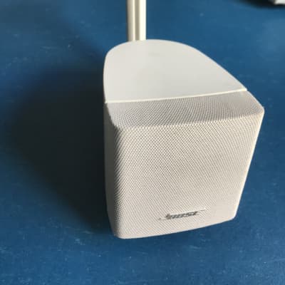 Bose Acoustimass Series III Singlecube Speaker White image 3