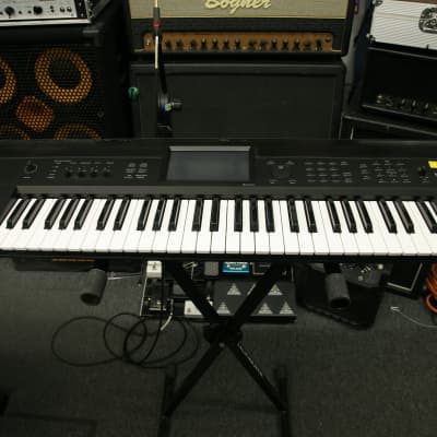 KORG Krome 61-Key Synthesizer Workstation 2010s - Black