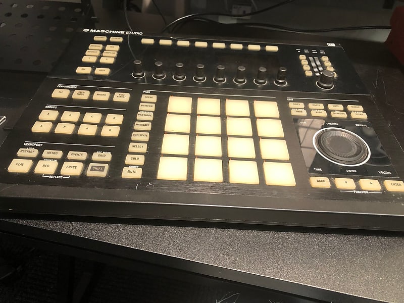 Native Instruments MASCHINE STUDIO Drum Machine (Brooklyn, NY)