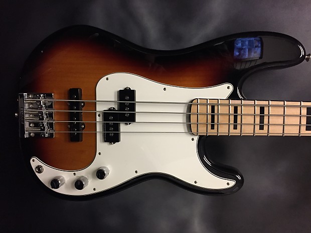Fender fsr 2025 deluxe precision bass
