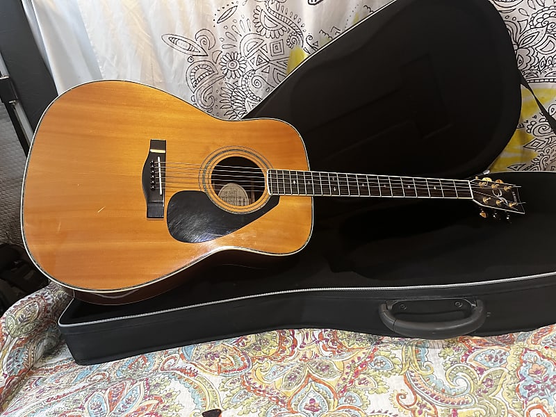 Yamaha FG-460SA Acoustic Guitar w Case