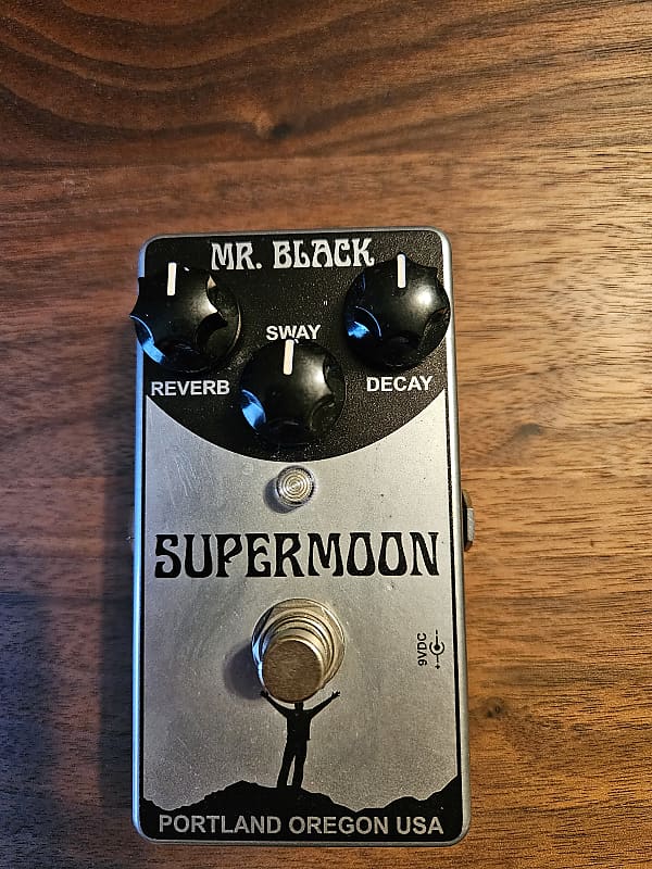 Mr. Black Supermoon Chrome