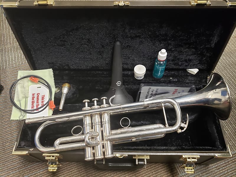 Yamaha Xeno YTR-8335RGS Silver Bb Trumpet, Reversed Leadpipe, Gold