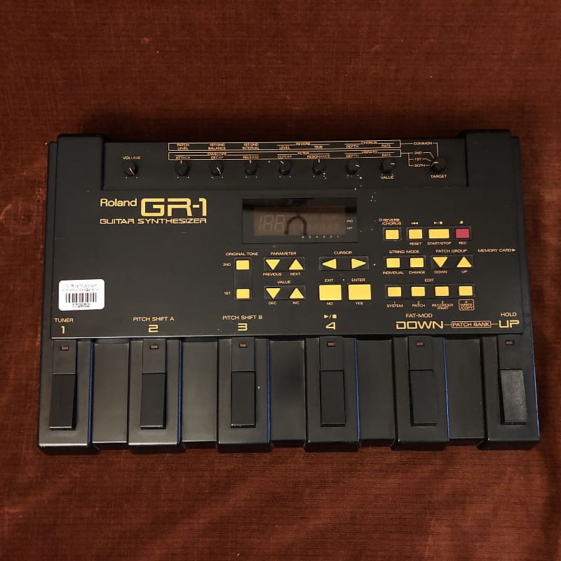 Roland GR-1 Guitar Synthesizer Vintage Effects Pedal c. 1994 Used