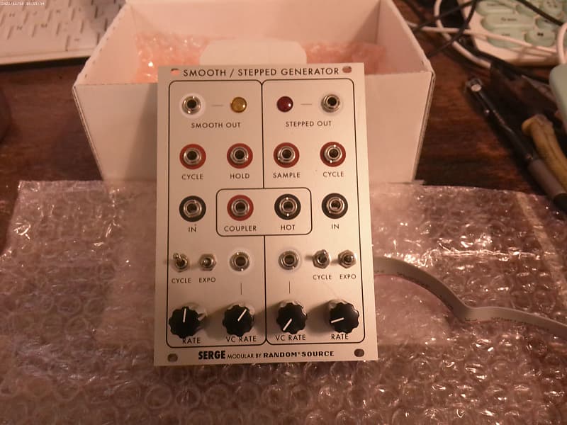 Random Source Smooth / Stepped Generator SSG Serge Modular