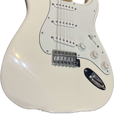 Fender Standard Stratocaster with Maple Fretboard 2014 - Arctic White for sale