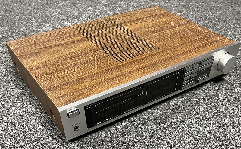 Realistic STA-112 Digital Synthesized AM/FM Stereo Receiver Vintage  			