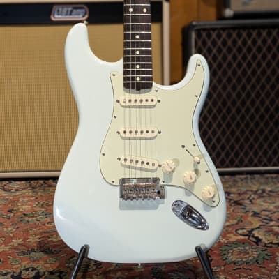 Fender Classic Player '60s Stratocaster | Reverb Canada