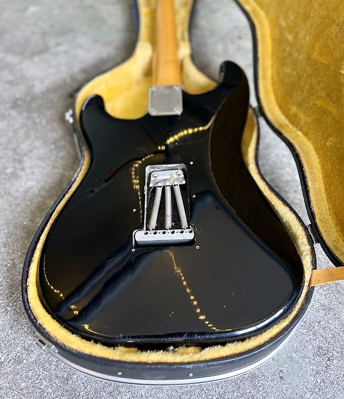 Yamaha ST-360R c 1970's - Black strat style electric guitar