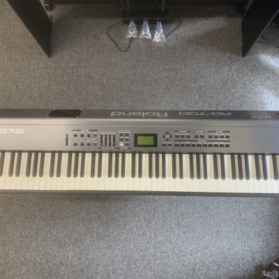 Roland RD-700 88-Key Digital Stage Piano Black