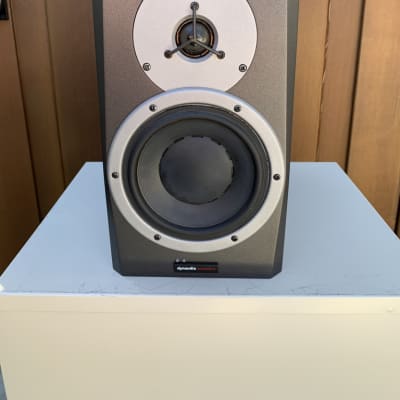 PreSonus Eris E3.5 2-Way 3.5 Active Studio Monitor (Pair) - Evolution Music