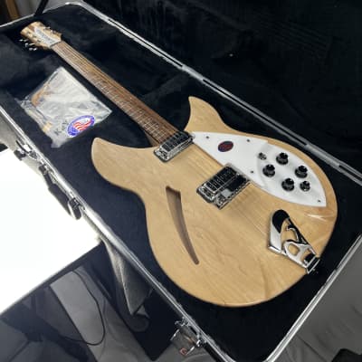 Rickenbacker 330 | Reverb Rickenbacker 330 | Reverb
