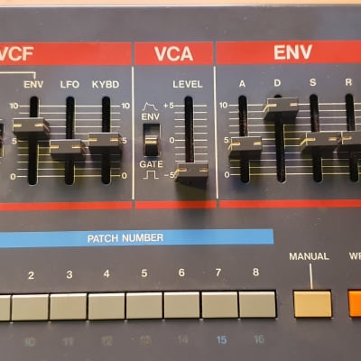 Roland Juno-106 61-Key Programmable Polyphonic Synthesizer 1984 - 1985 - Black image 4