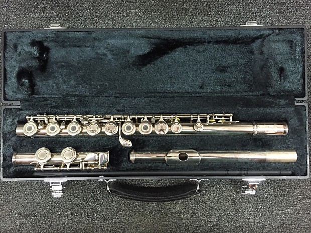 Yamaha YFL-381 Intermediate Flute image 1
