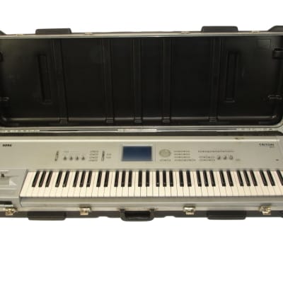 Korg Triton Pro 76-Key Music Workstation Keyboard w/ SKB Case