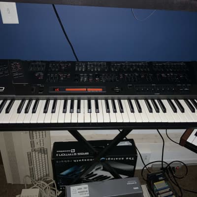 Roland JD-800 61-Key Programmable Synthesizer 1991 - 1995 - Carbon