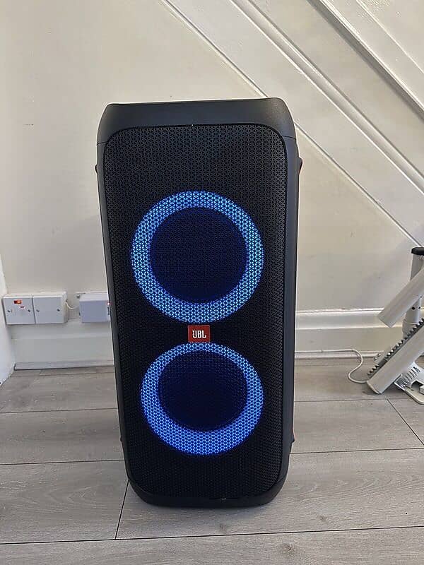 JBL Partybox 310 Portable Bluetooth Speaker w/ Powerful Bass Boost Used  Read