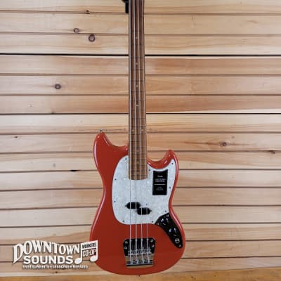 Fender Vintera 60s Mustang Bass with Fender Deluxe Gig Bag - Fiesta Red image 2