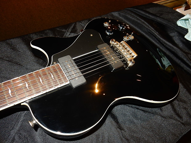 Vox SSC55 Single-Cutaway Solidbody Electric Guitar Black Vox SSC55 Single-Cutaway Solidbody Electric Guitar Black
