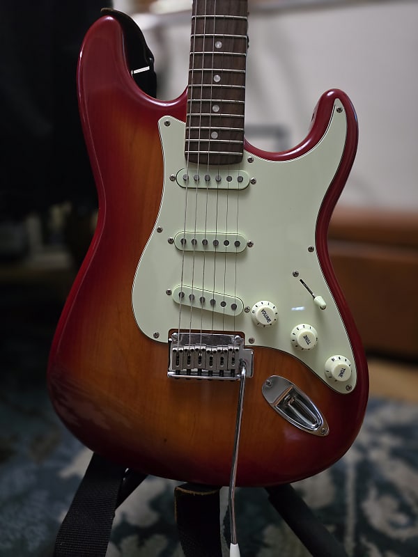 Fender "Squier Series" Standard Stratocaster 1992 - 1996 Burnt Orange/Red image 1