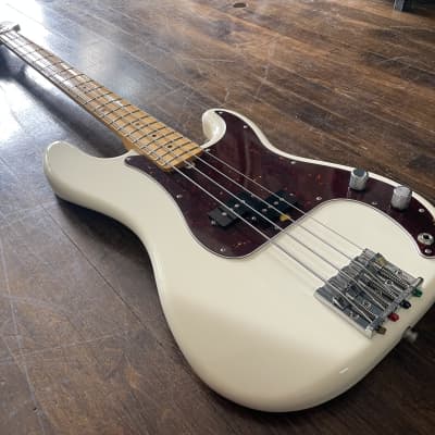 Fender PB-70 Precision Bass Reissue MIJ | Reverb