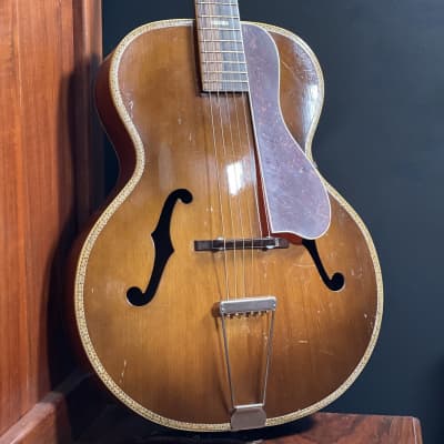 Circa 1940 Armstrong Deluxe Acoustic Archtop - Solid Carved Top for sale