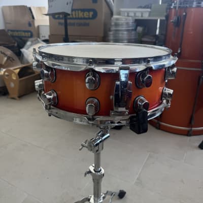 Basix Custom 14x5,5 snare drum - Sunburst image 2