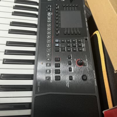 Roland E-A7 61-Key Arranger Keyboard 2015 - Present - Black
