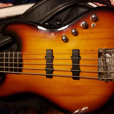 Fender Squier Deluxe V Jazz Bass   Sunburst image 6