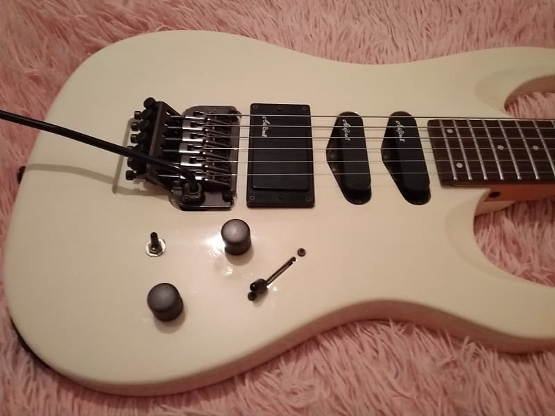 Aria Pro II Magna Strat (Japan 1989) with booster