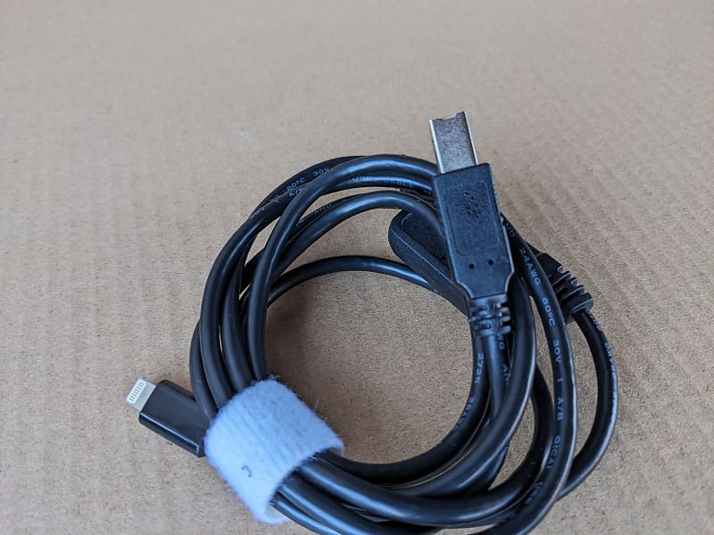 iConnectivity Inline USB B to Lightning iOS MIDI cable for iPhone and iPad - Black image 1