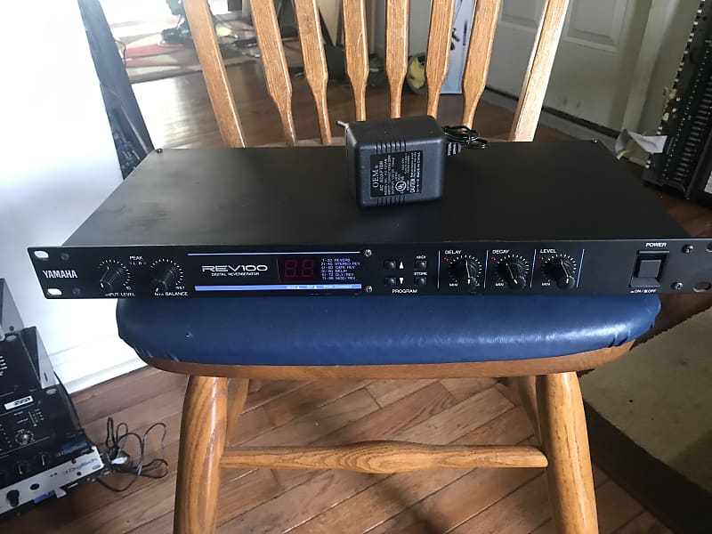 Yamaha REV100 Digital Reverberator Reverb Rack Effects Used