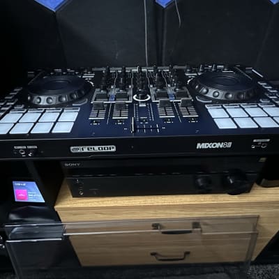 Reloop Mixon 8 Pro 4-Channel DJ Controller 2022 - Present - Black image 9