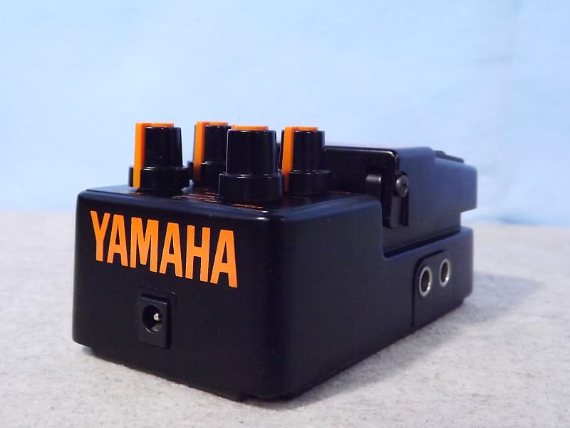 Yamaha DM-100 Distortion with Modulation