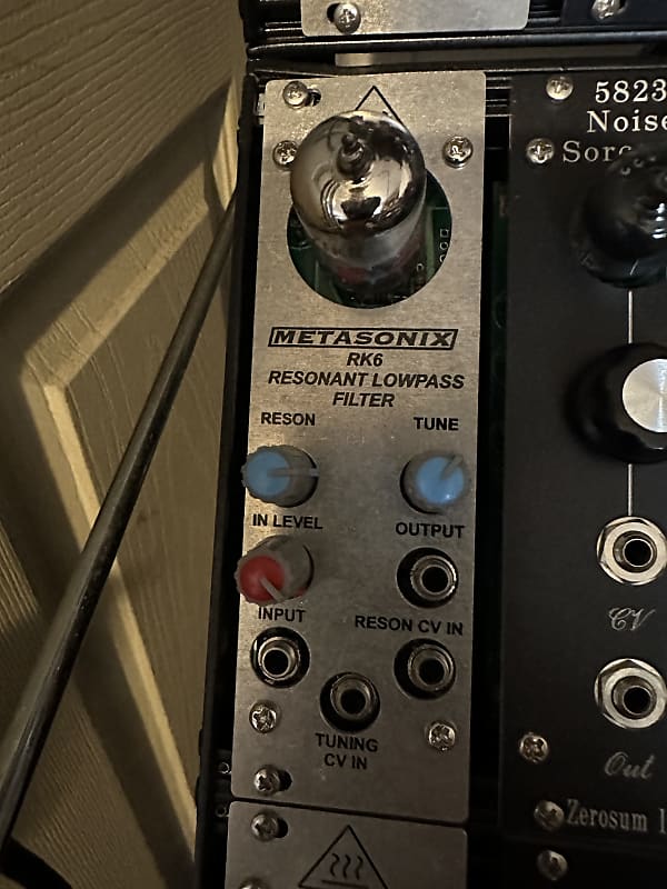 Metasonix RK6 Resonant Lowpass Filter