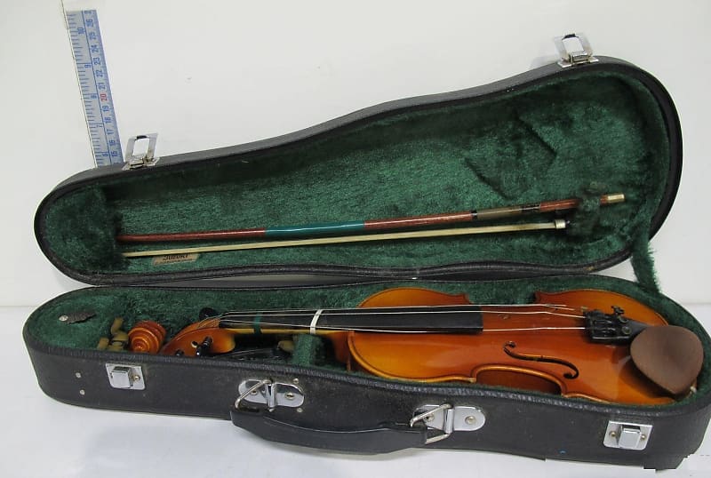 Suzuki No. 220 size 1/8 Violin, Japan 1983 Very Good Cond Suzuki No. 220 size 1/8 Violin, Japan 1983 Very Good Cond