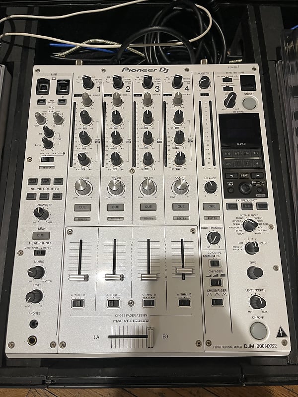 Pioneer DJM-900NXS2-W limited edition image 1